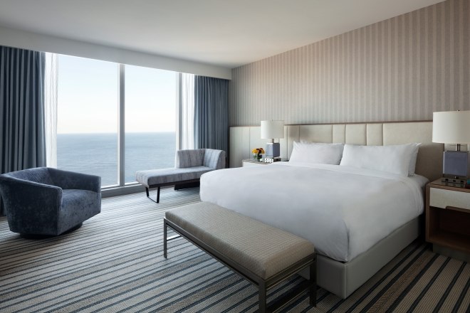 Contemporary Blu King Room